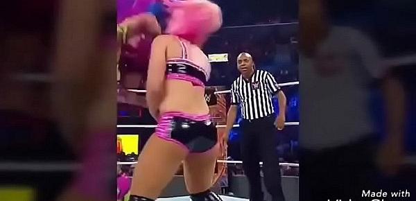  Alexa Bliss booty tribute.